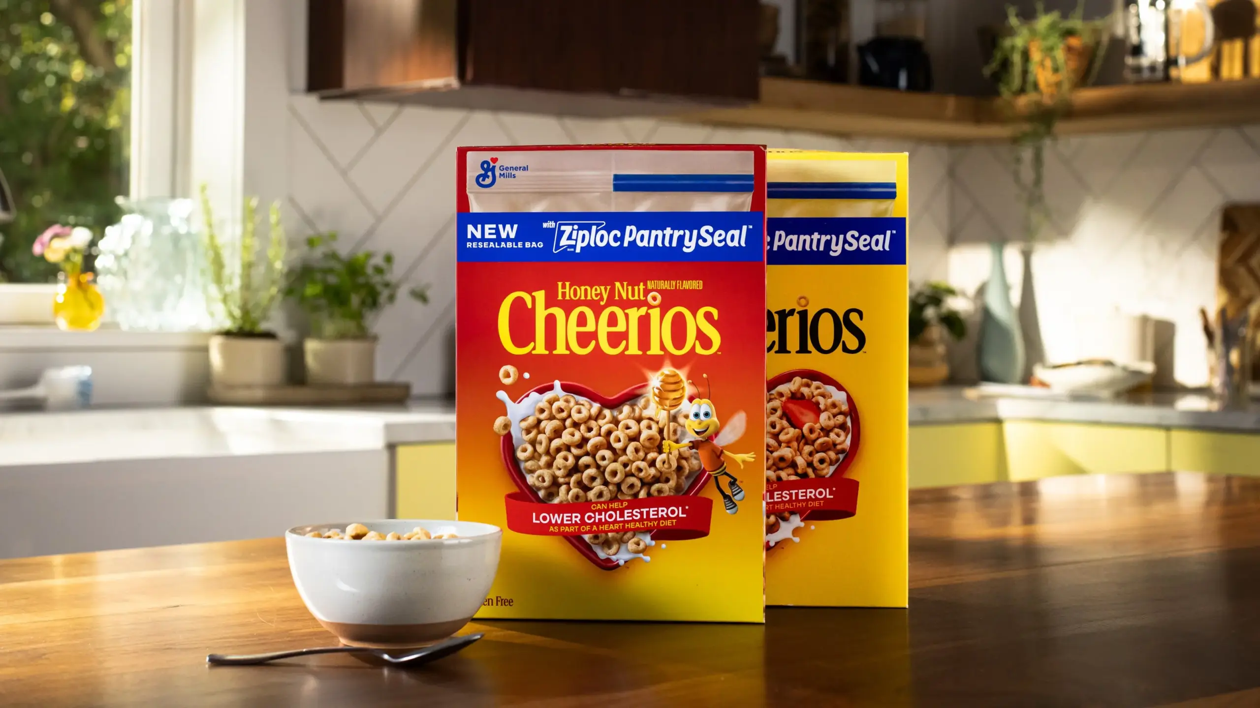 Cheerios And Ziploc Just Solved A Cereal Problem We've Had For Decades